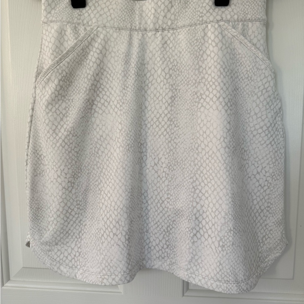 Peter Millar Alice Petal Hem Snakeskin Pattern White/Cream Skort - S